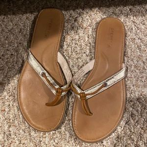Sperry flip flops